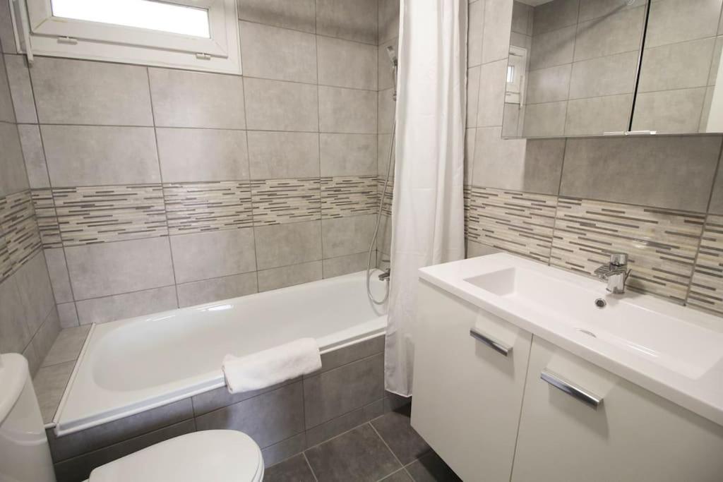 Joli T2 Renove / Wifi / Grand Parking Prive Apartment La Couronne (Charente)